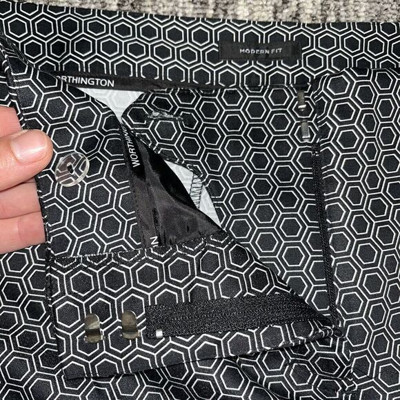 Worthington Womens Capri Pants 8P Petite Black White Honeycomb Pattern Office‎ - Picture 3 of 9
